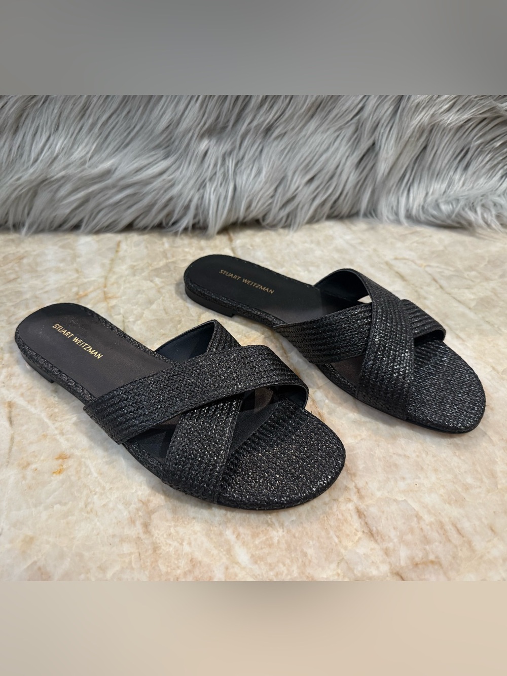 STUART WEITZMAN- ROZA
FLAT SLIDE